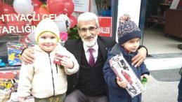 Çocukların Kalbini Kazanan Muhtar
