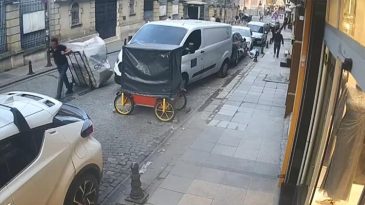 Çöpte 200 Bin Dolar Değerinde Pırlanta Dolu Poşet Bulundu