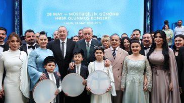 Cumhurbaşkanı Erdoğan, Azerbaycan Bağımsızlık Günü’nde Konser Keyfi Yaşadı