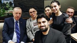Cumhurbaşkanı Erdoğan Kafede Vatandaşlarla Bir Araya Geldi