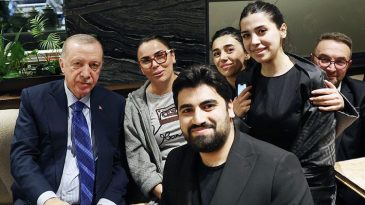 Cumhurbaşkanı Erdoğan Kafede Vatandaşlarla Bir Araya Geldi