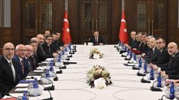 Cumhurbaşkanı Yardımcısı Yılmaz, Metal Sektörü Temsilcileriyle Bir Araya Geldi