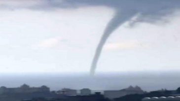 Denizde Meydana Gelen Hortumlar İnanılmaz Anları Yansıttı