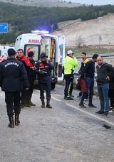 Denizli’de Servis Minibüsü İle Otomobil Çarpıştı: 18 Yaralı