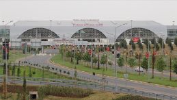 Diyarbakır Havalimanı Pistinde Çatlaklar Oluştu, Uçaklar İnemedi