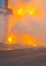 Diyarbakır’da Oto Sanayi Sitesinde Patlama! 1 İtfaiye Görevlisi Dumandan Etkilendi