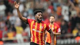 Duckens Nazon 7. kez gol sevinci yaşadı