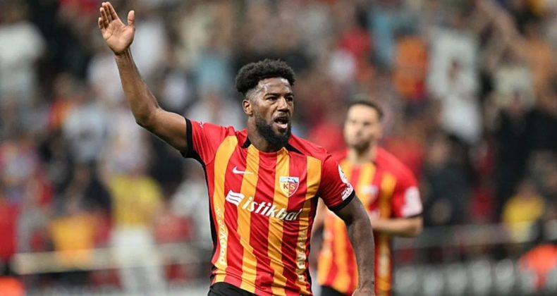 Duckens Nazon 7. kez gol sevinci yaşadı