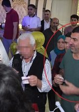 Düğün Pastasını Yedi, Takıları Çaldı