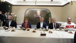 Dursun Özbek ve Ertuğrul Doğan Dostluk Yemeğinde Buluştu