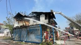 Düzce’de Korkutan Yangın: Ev Kül Oldu!