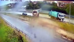 E-5’te Kaygan Yolda 3 Kamyon Kaydı, Facianın Eşiğinden Dönüldü
