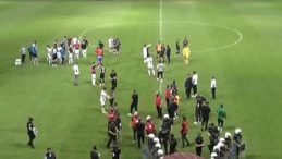 Elazığspor – Vanspor FK Maçında Hakem Yaralandı! Karşılaşma Tatil Edildi