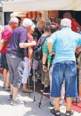 Emekli Turistler, Datça’da Esnafın Yüzünü Güldürdü