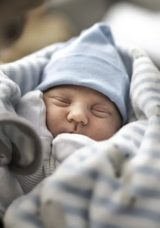 Emziren Anne Grip Olursa Ne Olur? Annedeki Enfeksiyon Sütten Bebeğe Geçer Mi?