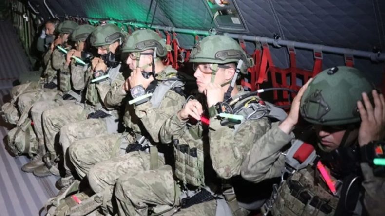 Erciyes-2025 Tatbikatı: Seçkin Gözlemci Günü Gece Atlayışı ile Başladı