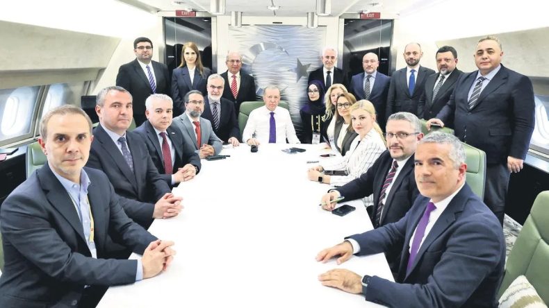 Erdoğan, Arnavutluk dönüşünde uçakta konuştu: Avrupa’nın geleceği için Türkiye vazgeçilmezdir