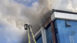 Esenyurt’ta 5 Katlı Tekstil Fabrikasında Yangın