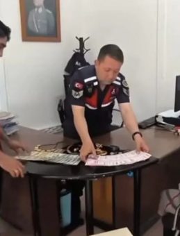 Eşiniz Silah Kaçakçılığı Olayına Karıştı Yalanına 1 Milyon Kaptırdı!