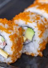 Evde Sushi Hazırlama Rehberi: Hangi Malzemelerle Yapılır?