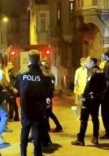 Evini yakmaya çalışan alkollü şahıs engel olmaya çalışanları bıçakla tehdit etti