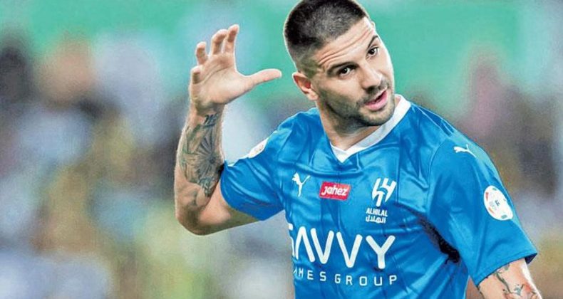 Fener 4 Koldan Saldırıyor