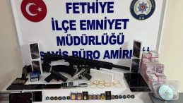 Fethiye’de Dolandırıcılık Operasyonu: Altın ve Silahlar Ele Geçirildi