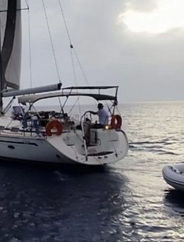 Fethiye’de Yelkenli Teknede 33 Kaçak Göçmen Ele Geçirildi