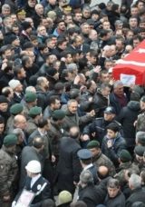 FETÖ’cü kaçak Bülent Ayaz’dan teröre teşvik! Emniyet müdürünü açık hedef gösterdi…