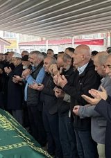 Fransa’da Yangında Hayatını Kaybeden 3 Kardeş Son Yolculuklarına Uğurlandı