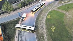 Freni Boşalan İETT Otobüsü Trafiği Felç Etti