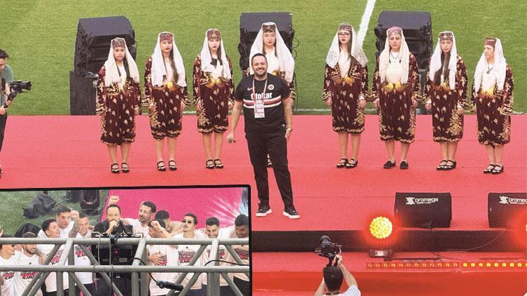 Futbolcularla Gençlerbirliği Marşı’nı Söyleyen Fanatik Tenor ‘Sahaya İndi’