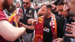 Galatasaray’a İzmir’de Coşkulu Karşılama