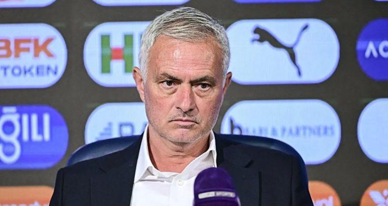 Galatasaray Taraftarından Dikkat Çeken Mourinho Pankartı!