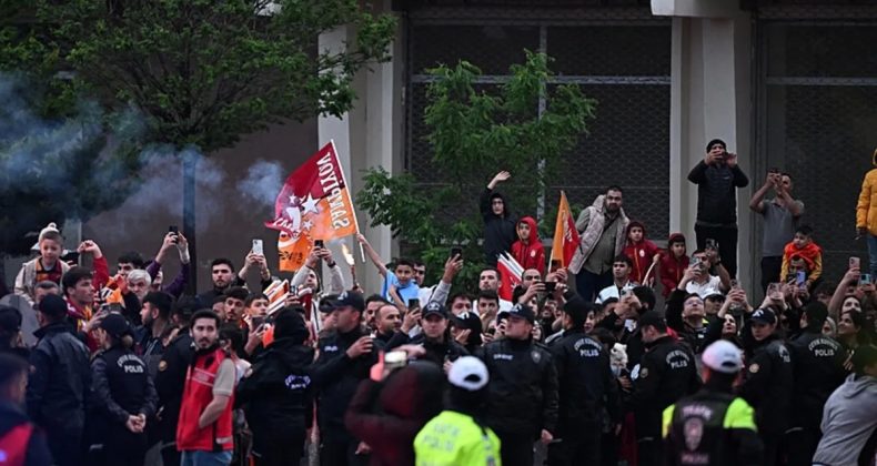 Galatasaray ve Trabzonspor kafileleri stadyuma geldi!