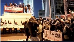 Gazze’ye Giden Yardım Gemisine Saldırı, İsrail Başkonsolosluğu Önünde Protesto Edildi