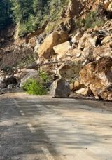 Giresun’da Heyelan! Dev Kayalar Pınarlar-Yavuzkemal Karayolu Ulaşımı Kesintiye Uğradı