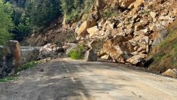 Giresun’da Heyelan! Dev Kayalar Pınarlar-Yavuzkemal Karayolu Ulaşımı Kesintiye Uğradı