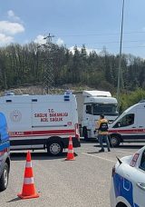 Hafif Ticari Araç ile Otomobil Kavşakta Çarpıştı; 10 Yaralı