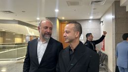 Halit Ergenç ve Rıza Kocaoğlu Yalan Tanıklıktan Hakim Karşısında