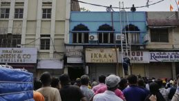 Hindistan’da Yangın Faciası: 17 Kişi Hayatını Kaybetti
