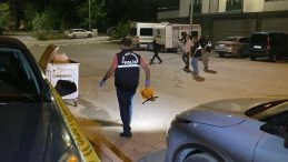 Husumetlilere Aracından Ateş Açıldı, 8 Kişi Hastaneye Kaldırıldı