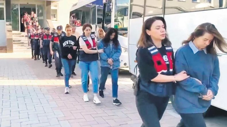 İBB’de Üçüncü Dalga Operasyonunda 13 Tutuklama