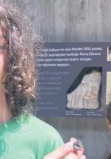 İki Kardeş, Troya Müzesi’ne Tarihi Mühür Bağışladı