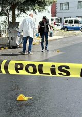 İki kardeşi silahla yaraladı: Ardından yakınları tarafından dövüldü: 3 yaralı!