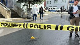 İki kardeşi silahla yaraladı: Ardından yakınları tarafından dövüldü: 3 yaralı!