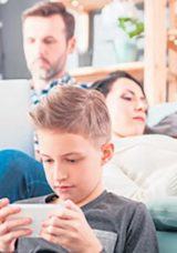 İlgisizlik çocukları dijital bataklığa itiyor