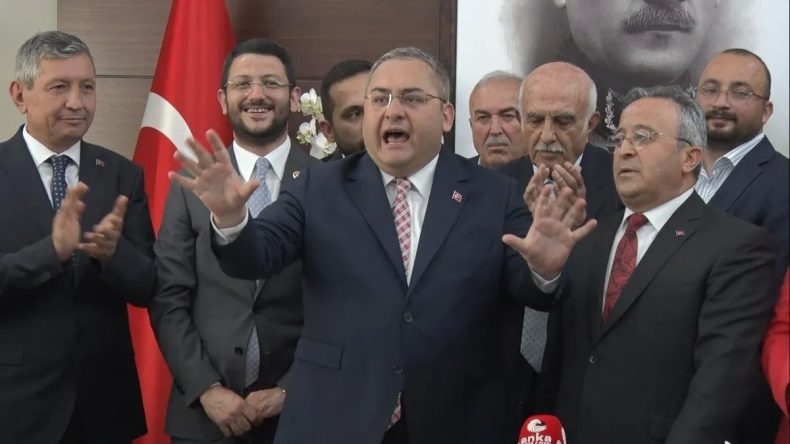 İşçiler Grevde, Belediye Borç İçinde
