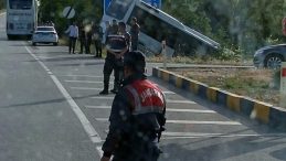 Isparta’da Korkunç Kaza! Tur Otobüsü Şarampole Yuvarlandı: Çok Sayıda Yaralı Var