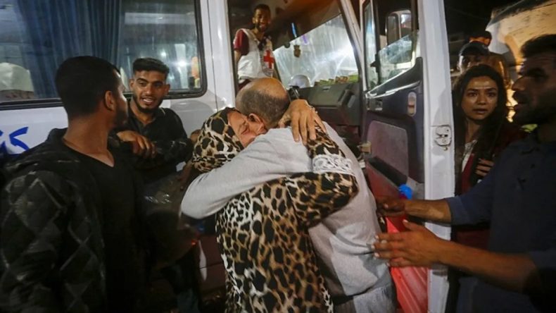 İsrail Tarafından Alıkoyulan 10 Filistinli Serbest Bırakıldı
